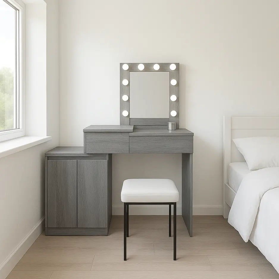 Coiffeuse Éloïse grise avec miroir lumineux à ampoules LED, tiroirs de rangement et tabouret, meuble moderne pour chambre design.