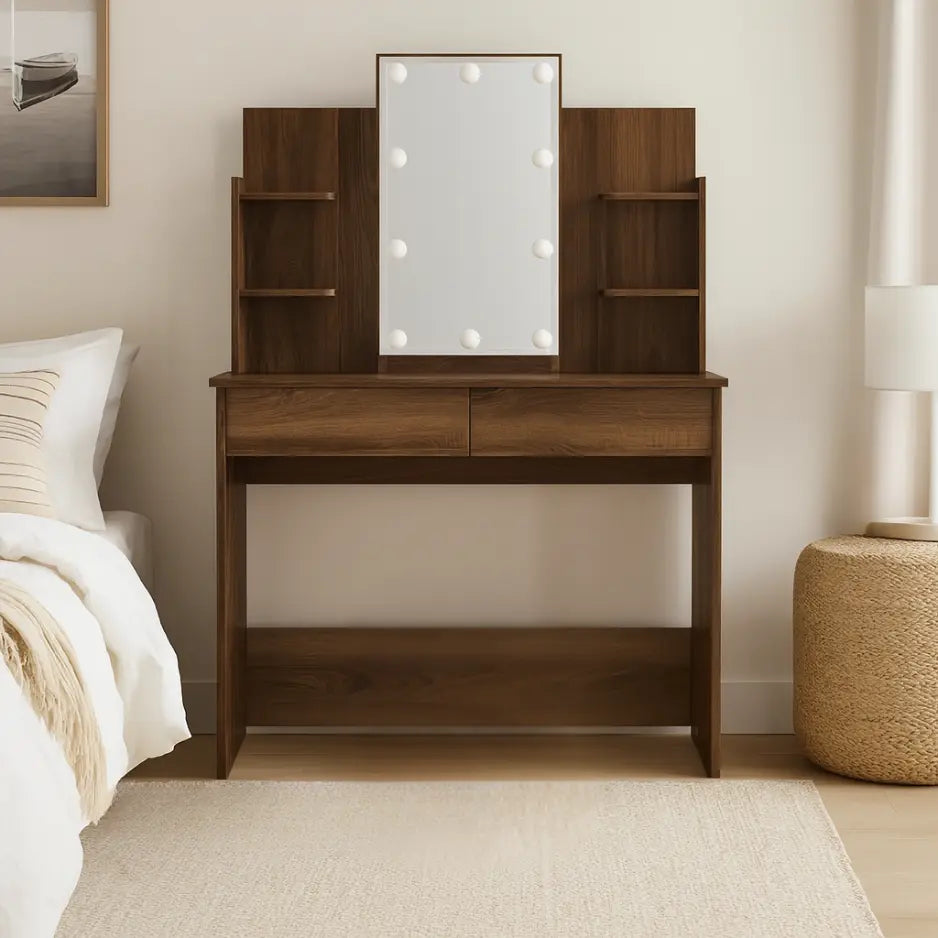 Coiffeuse Léane en bois foncé avec miroir lumineux à ampoules LED et étagères latérales, meuble moderne et fonctionnel pour chambre élégante.