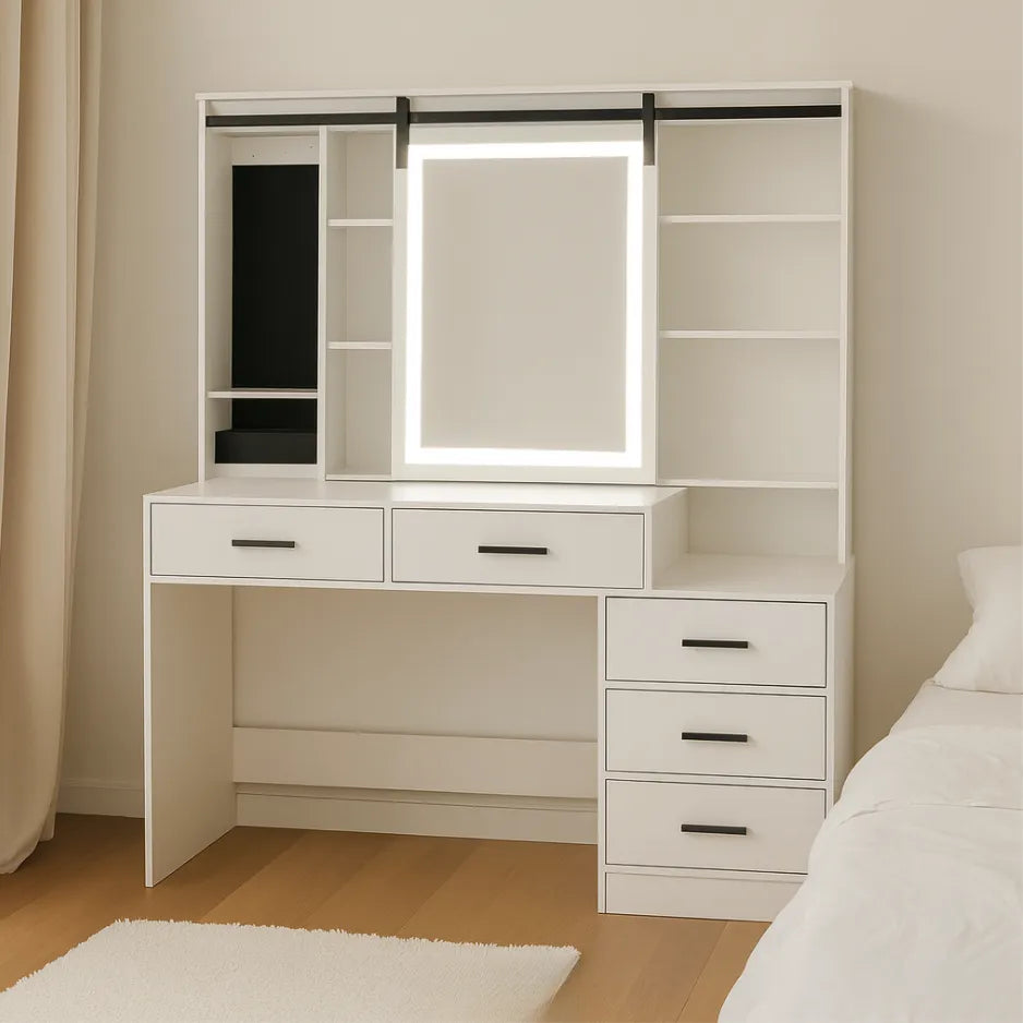 Coiffeuse Lumina blanche avec grand miroir lumineux LED, étagères latérales et tiroirs de rangement, meuble fonctionnel et moderne pour chambre élégante.